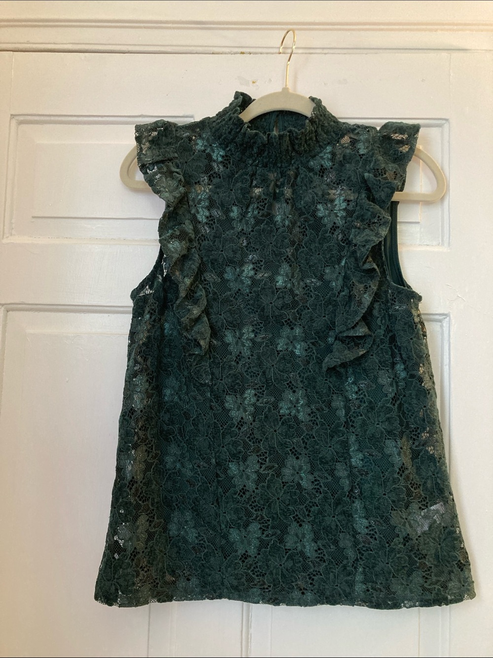 Cable & Gauge Dark Green Lace Ruffle Shell Size S